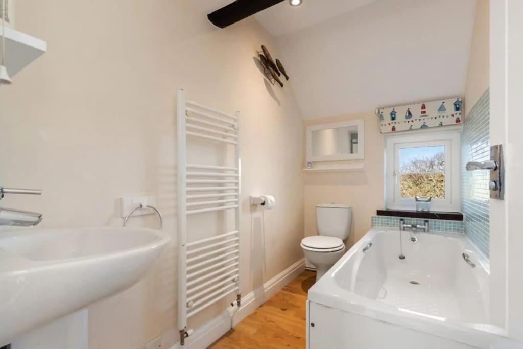 Meadowsweet Cottage Jacuzzi Edition Saundersfoot Exterior photo