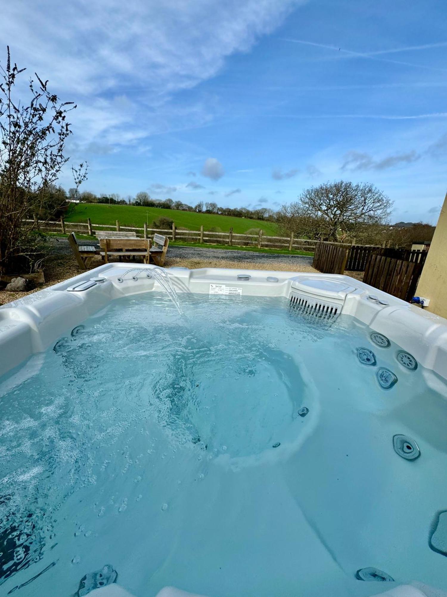 Meadowsweet Cottage Jacuzzi Edition Saundersfoot Exterior photo